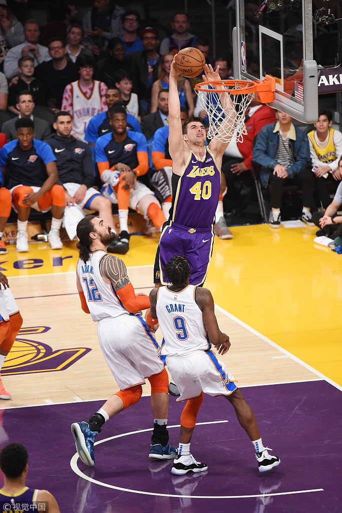 活跃的女孩 活跃的女孩