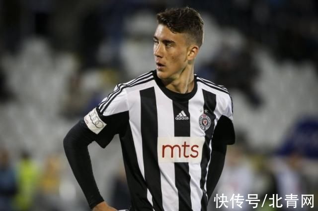 他通过早期 他通过早期