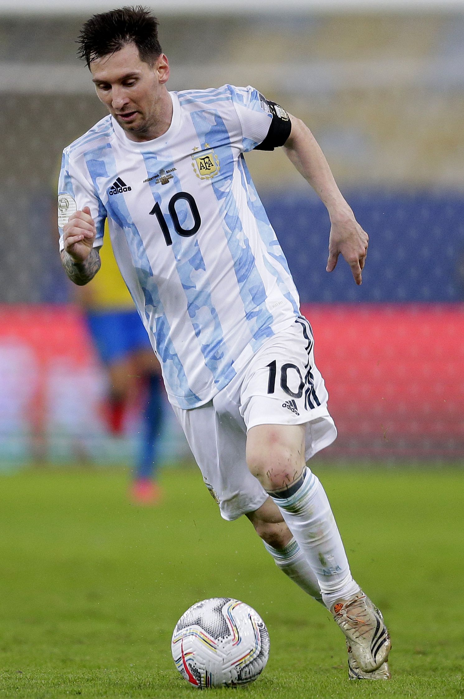 更少触球的 更少触球的